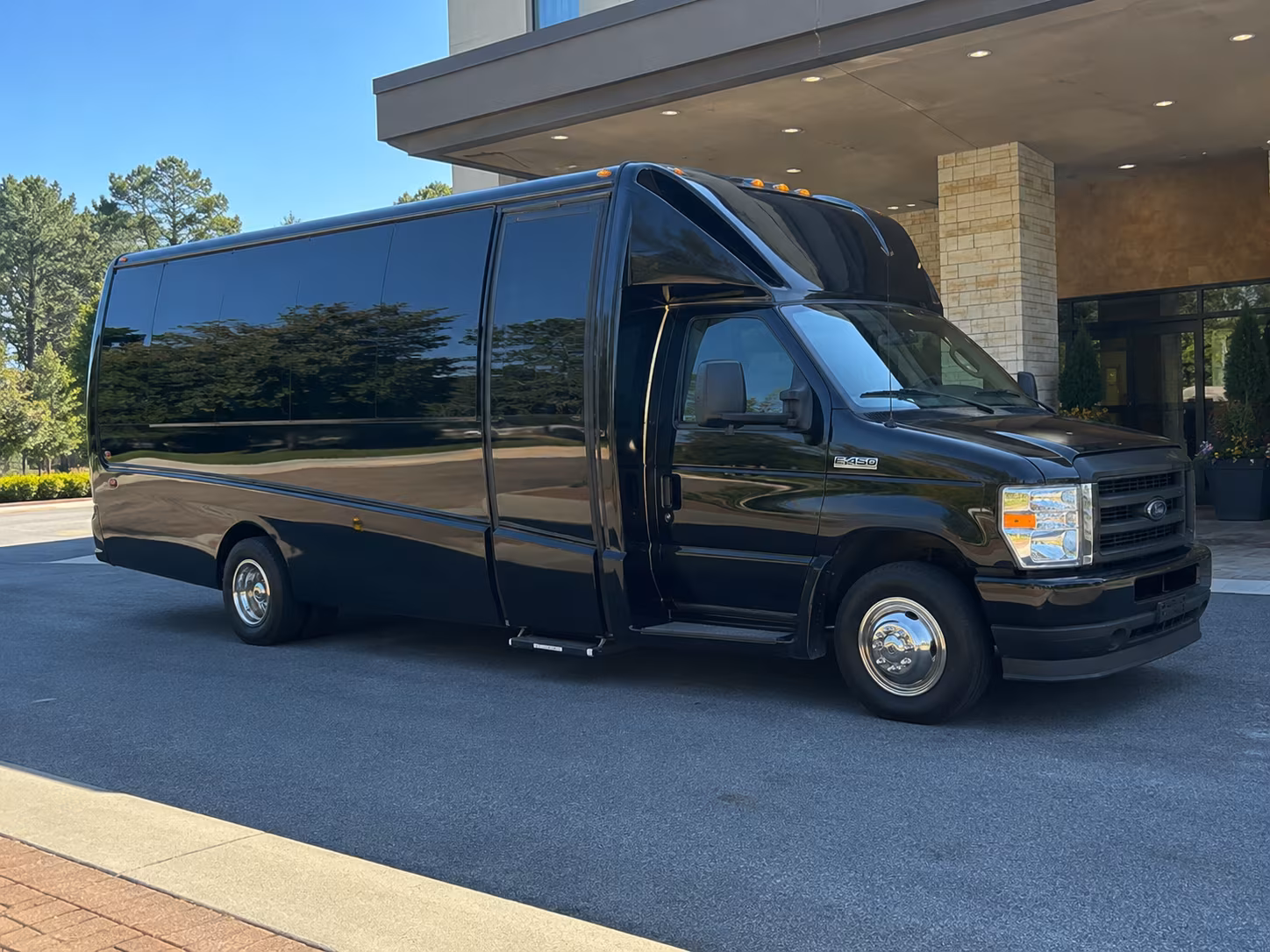 brentwoodcharterbuscompany com is here to make your brentwood wedding transportation simple from start to finish