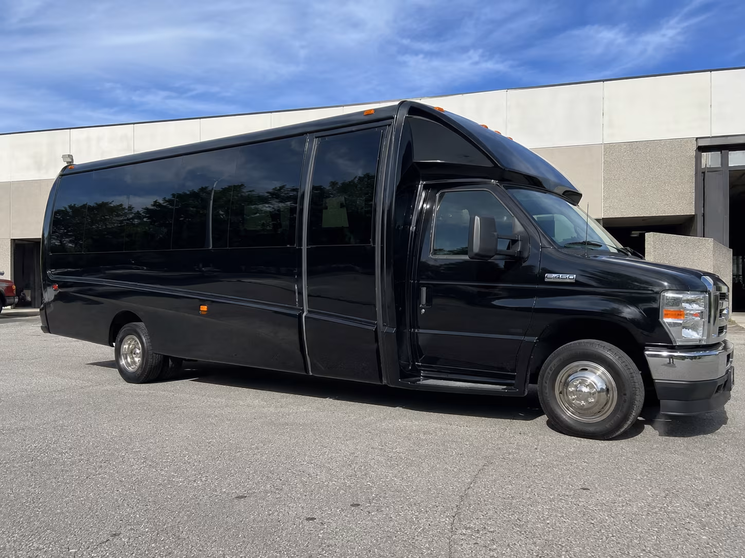 shuttle guests from bay area hotels to your brentwood venue without the headache